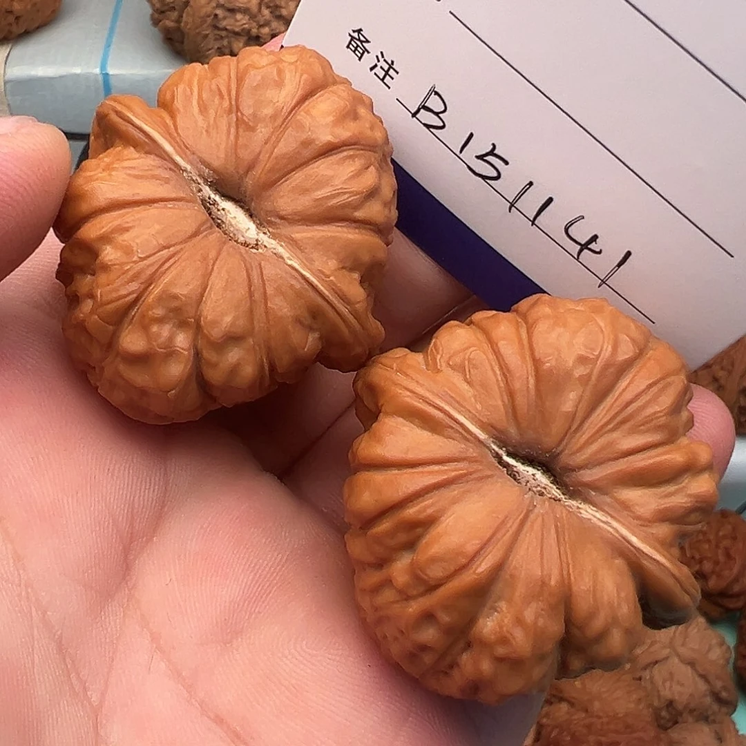 桃核把件全品红皮南瓜41