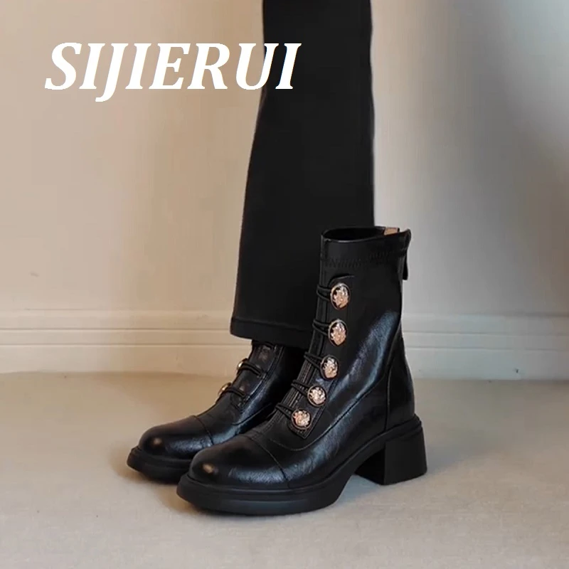 SIJIERUI小众徽章金属扣真皮瘦瘦靴女2025年冬季后拉链高跟短靴女