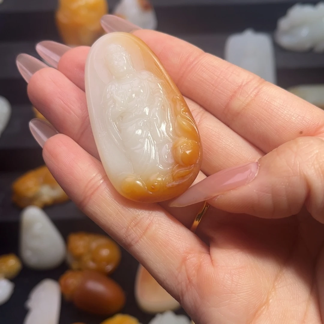 和田玉颈饰未镶嵌万****然