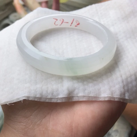 灿***星未镶嵌手镯石英质玉（金丝玉）加工定制