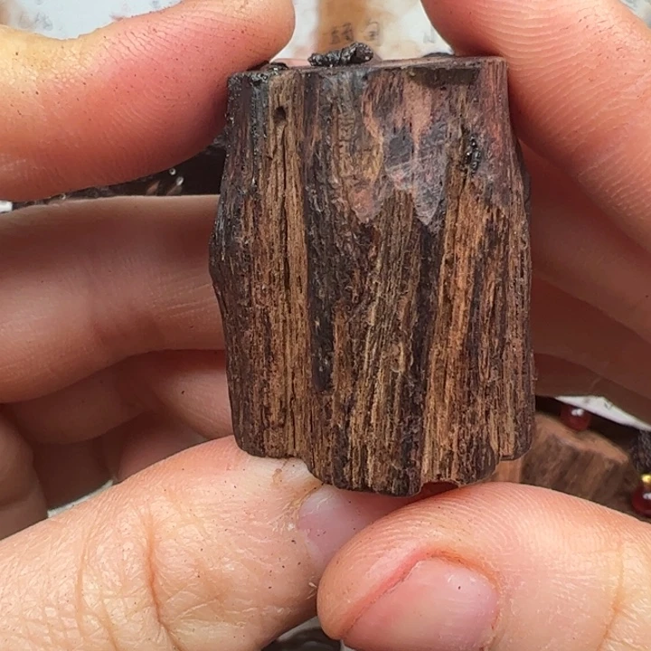 藤类降真香随形吊坠大小不一