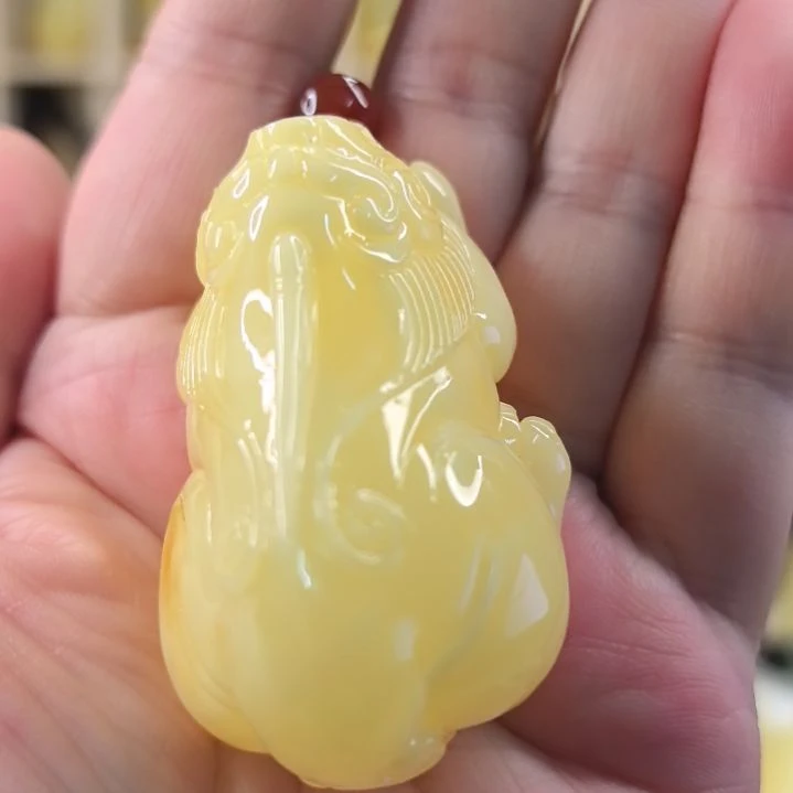 蜜蜡颈饰未镶嵌貔貅