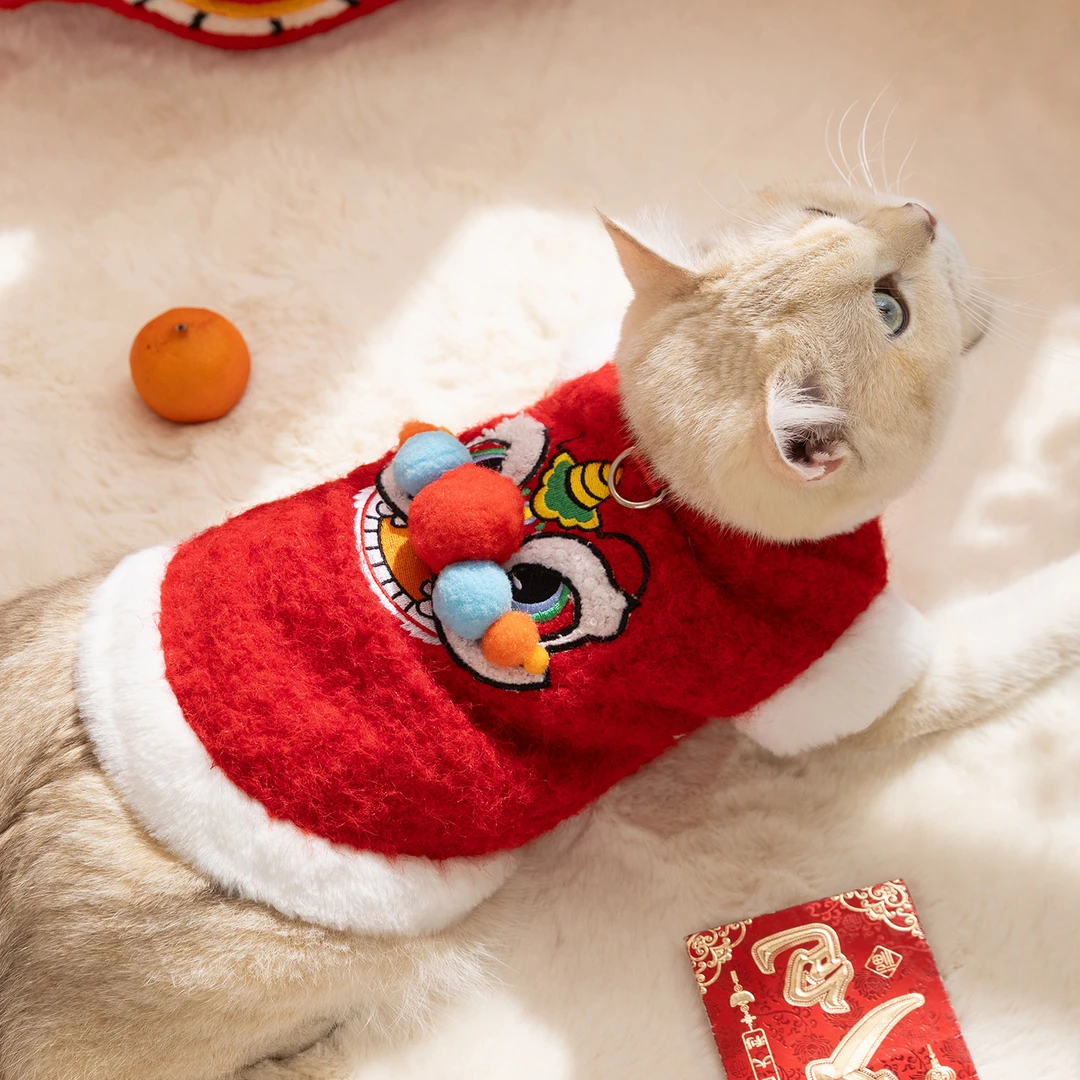 秋冬季猫咪小型犬狗狗泰迪可爱毛球醒狮牵引新年马甲棉衣宠物衣服