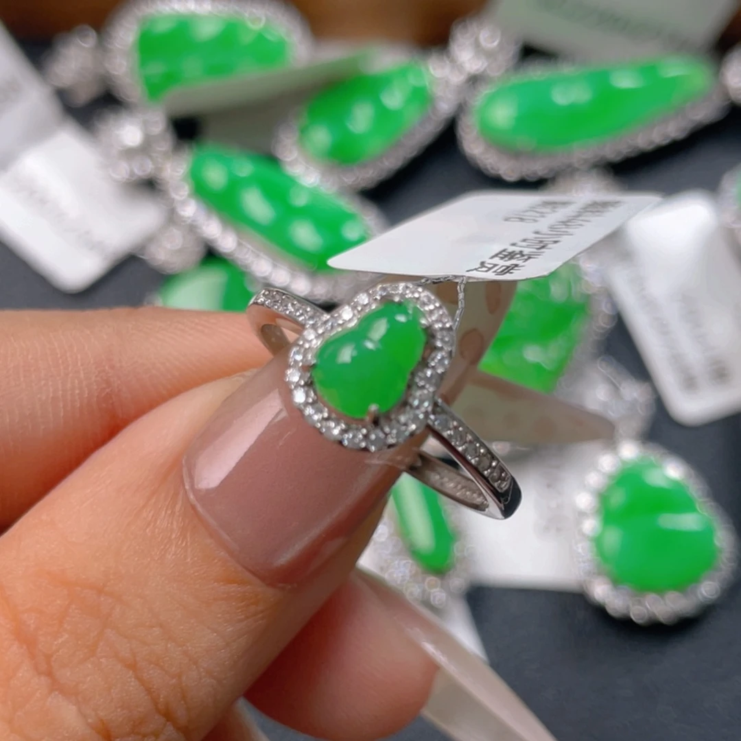 翡翠挂件银S925镶嵌翡翠