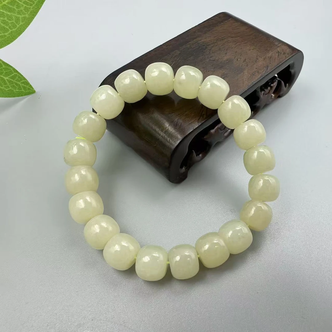 A446 和田玉手串 M1143058