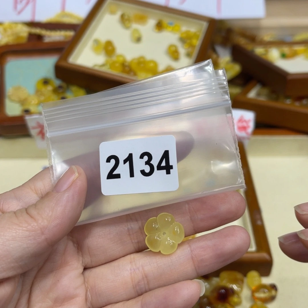 琥珀珠宝奇石未镶嵌