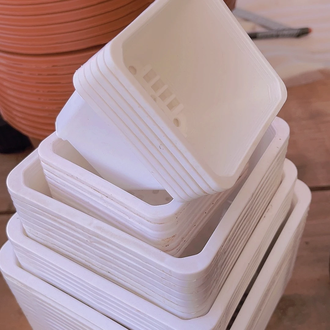 旧口径8.5 高7白方盆30个