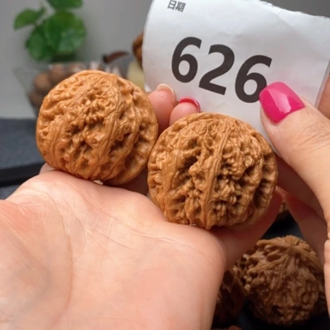 丗***俗文玩核桃吊坠46粗筋626