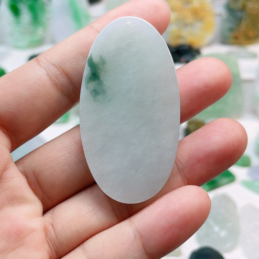 翡翠颈饰未镶嵌无事牌