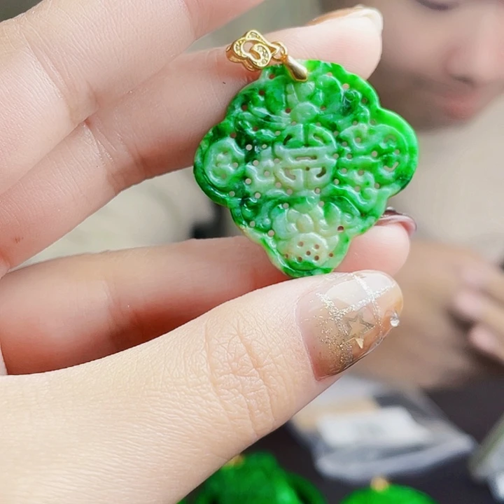 翡翠银S925镶嵌颈饰多样性