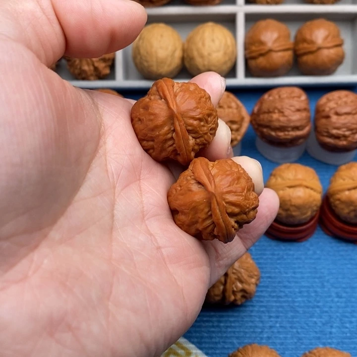 把件文玩核桃铁石