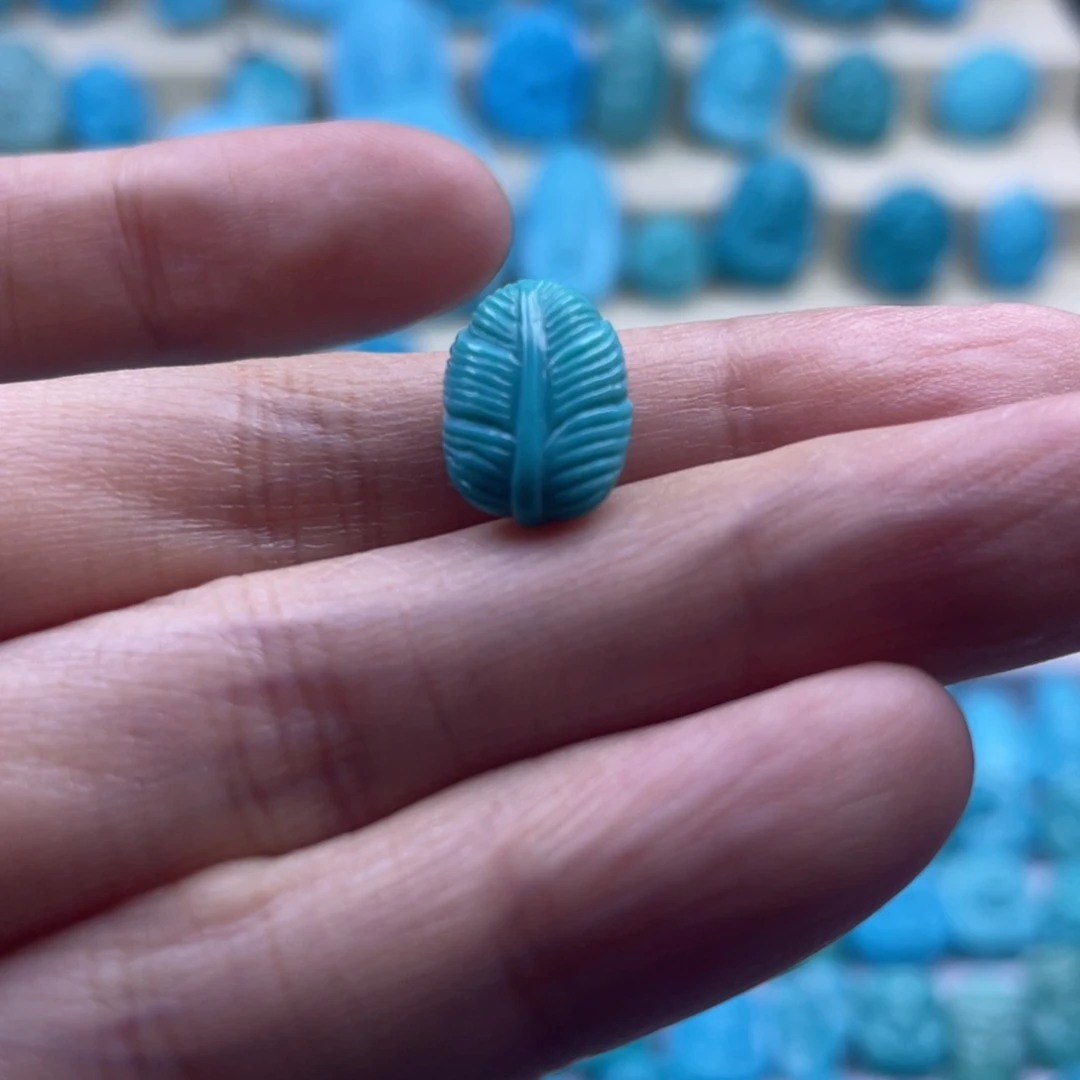 绿松石未镶嵌颈饰