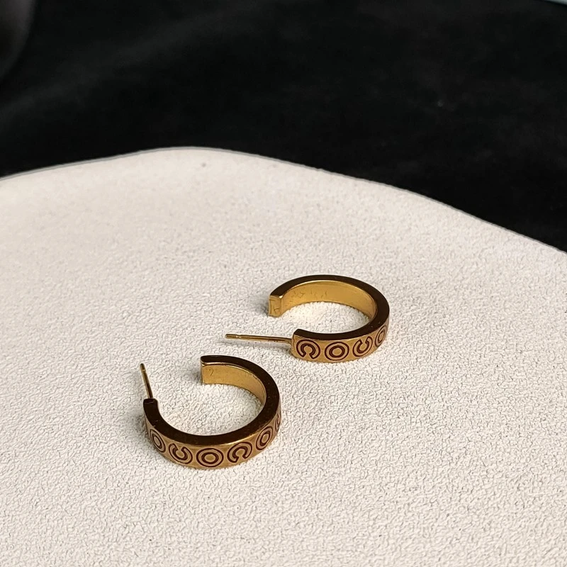 95新 Chanel/香奈儿 01A金色Coco字母圆环耳钉 51776