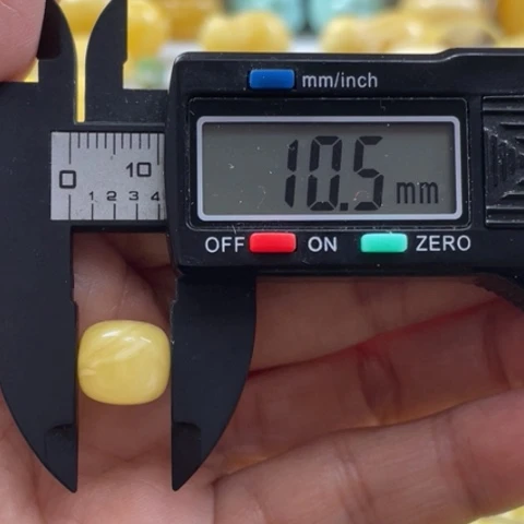 【闪购商品】未镶嵌蜜蜡裸石78杂