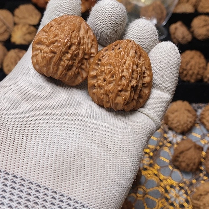 文玩核桃把件?****?秦岭野生鸡心