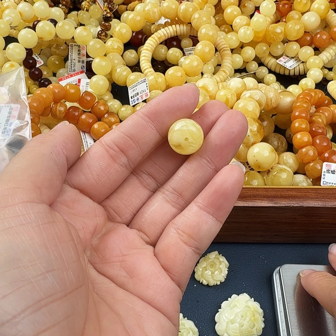 琥珀未镶嵌珠宝奇石