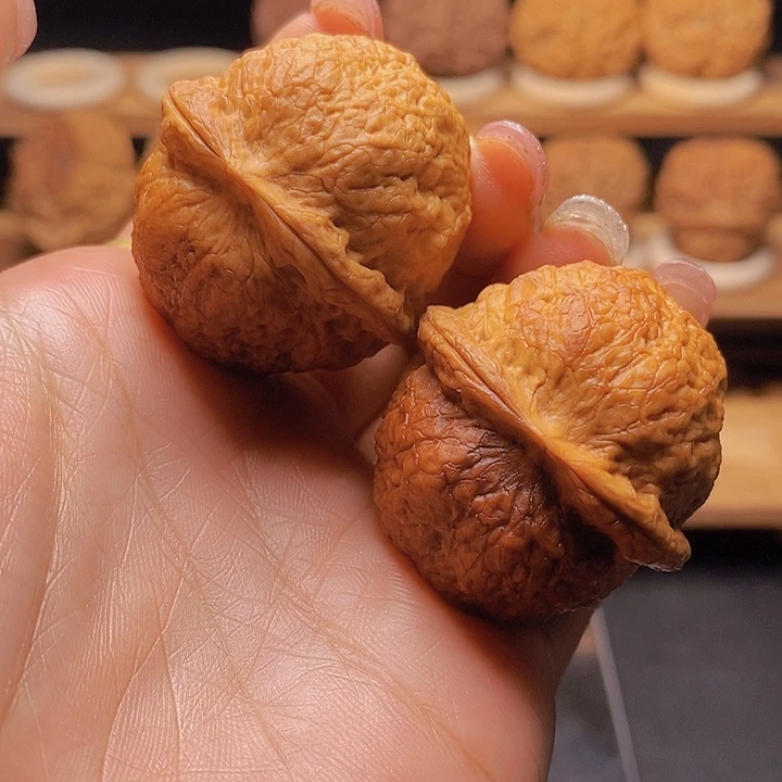 把件桃核花好月圆39mm