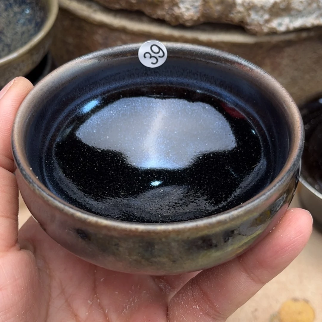 茶盏义兴龙窑坚持真柴烧落灰烧