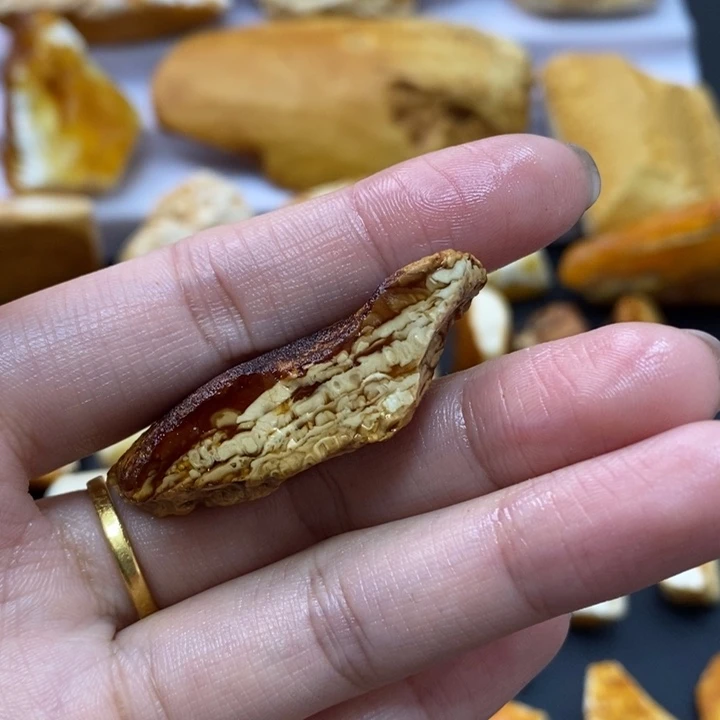 定制琥珀未镶嵌蜜蜡
