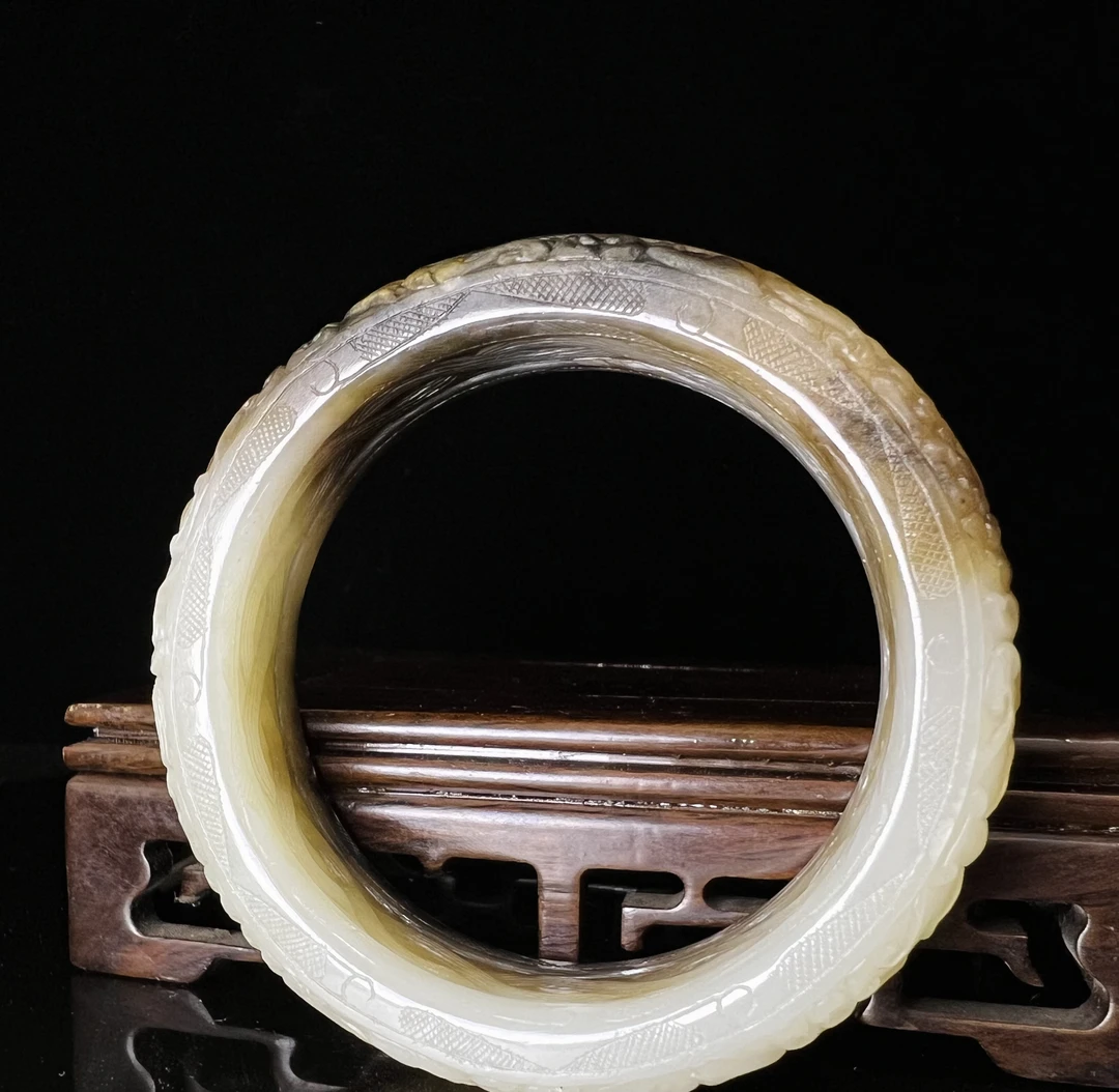 和田玉四色且末糖白58.3圈口