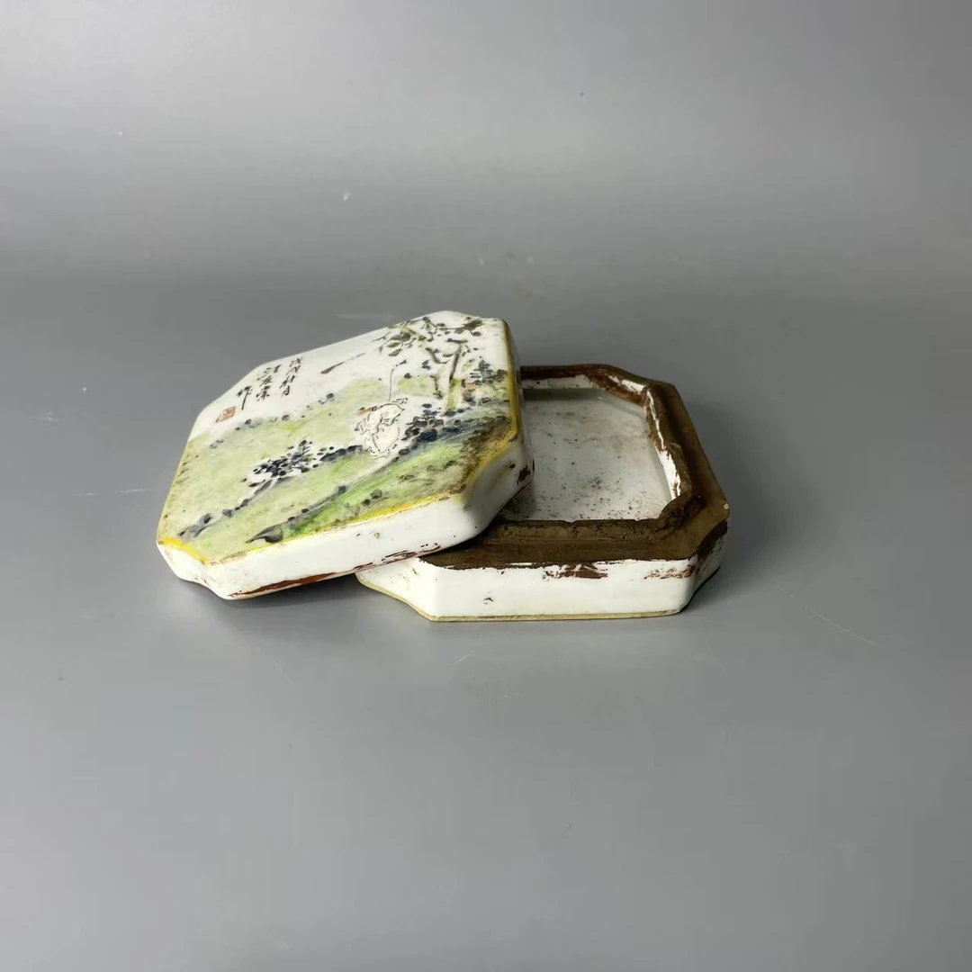 浅绛彩人物山水印泥盒