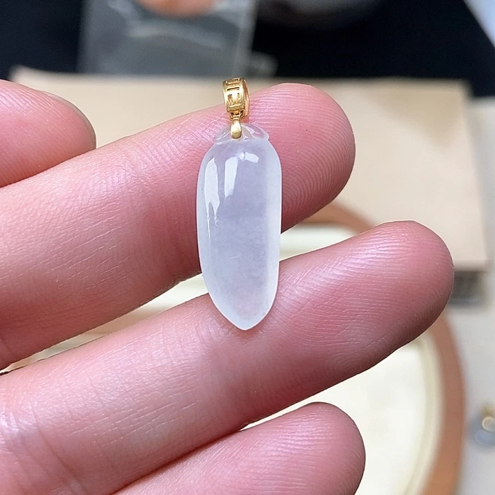 颈饰18K金镶嵌翡翠