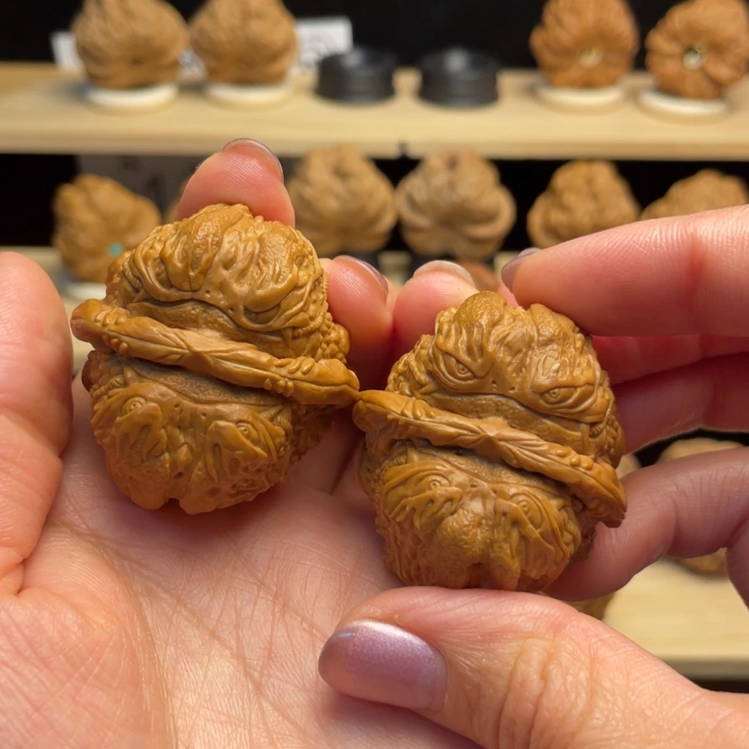 核桃39尺精雕龙蟾