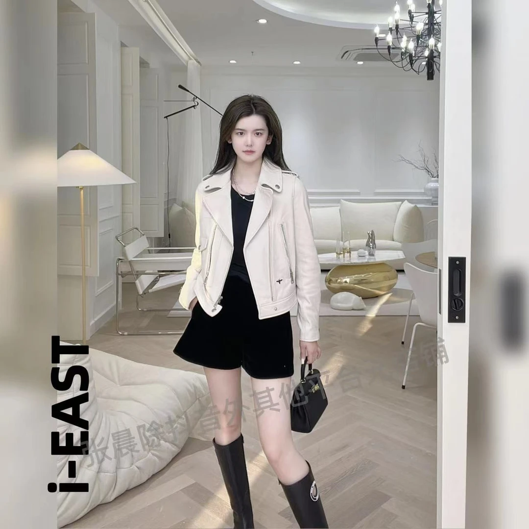 i-EAST 威廉堡少女~大口袋拉链刺绣小蜜蜂皮外套PY2127