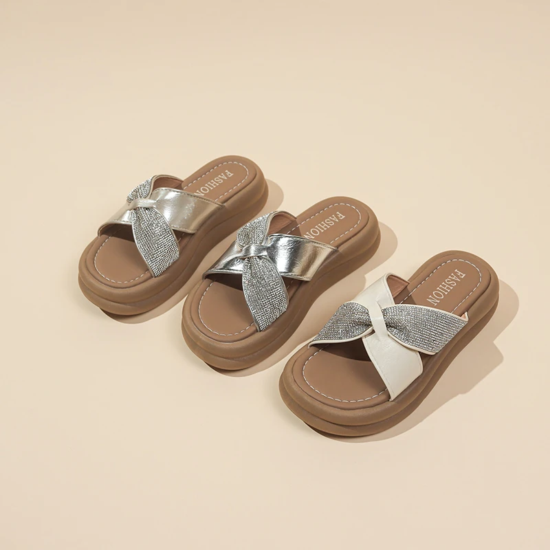 凉拖鞋女夏外穿2025新款厚底休闲沙滩凉鞋时尚百搭水钻法式一字拖