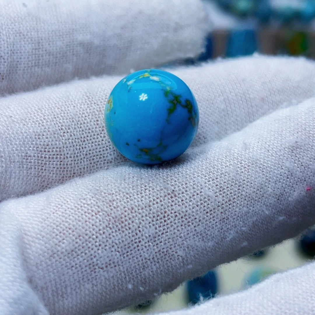 割***裂绿松石未镶嵌颈饰