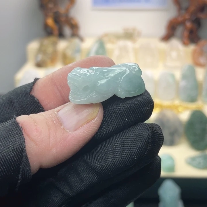 翡翠未镶嵌颈饰玉