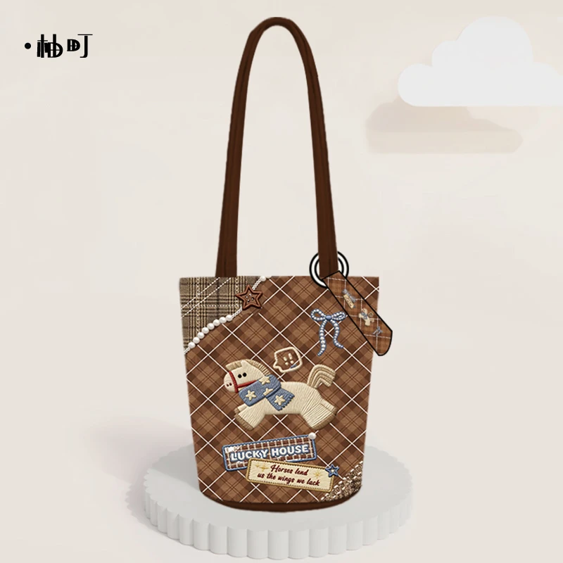 柚町珍珠小马马年新款可爱褶皱手提包百搭水桶包可斜挎单肩妈咪包