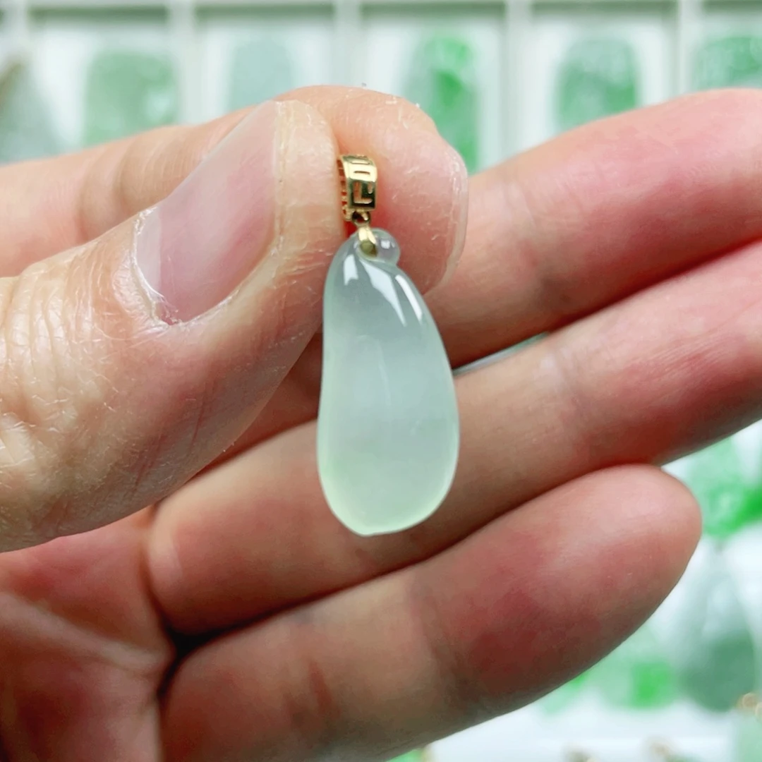 翡翠吊坠(不含链)18K金镶嵌