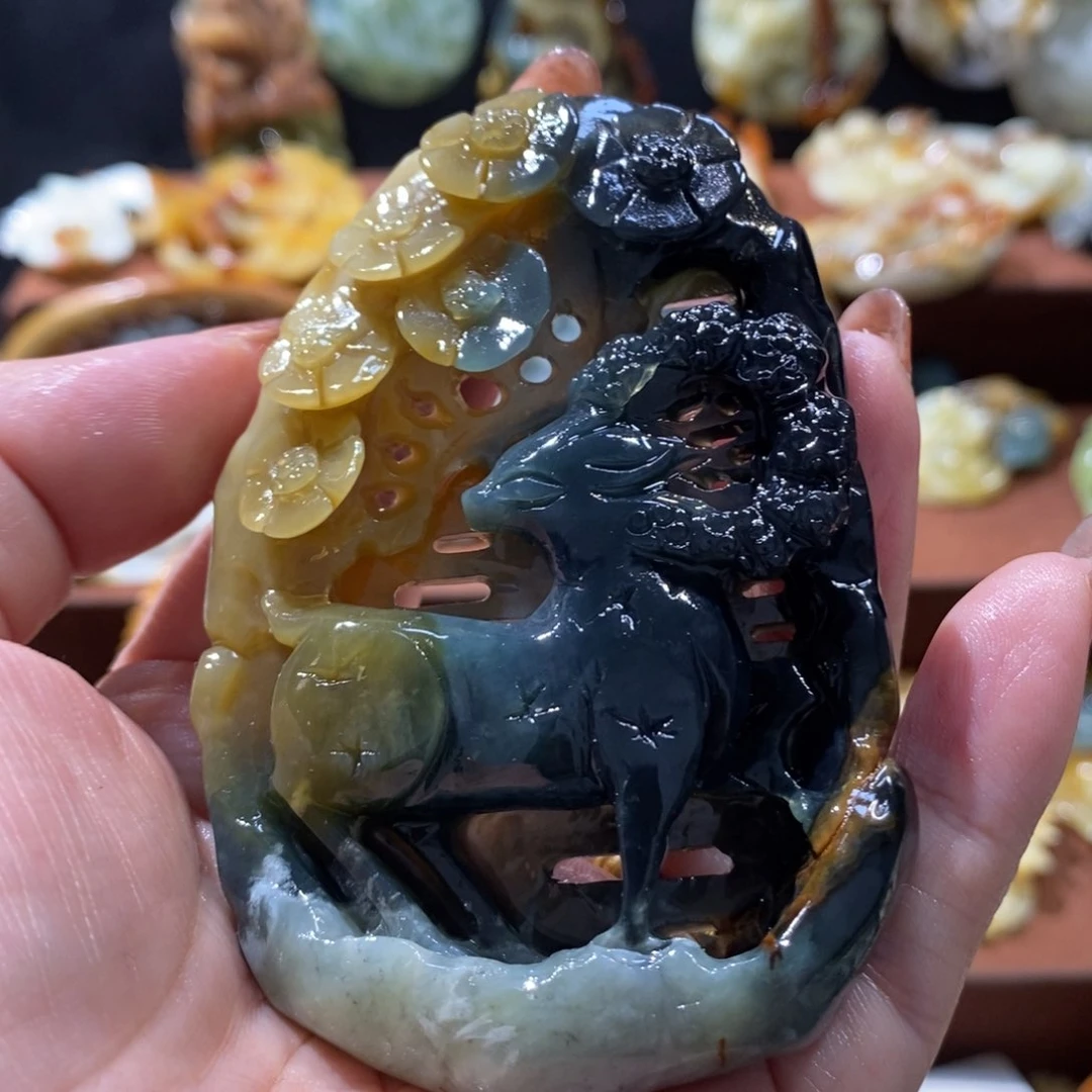 蛇纹石玉未镶嵌颈饰