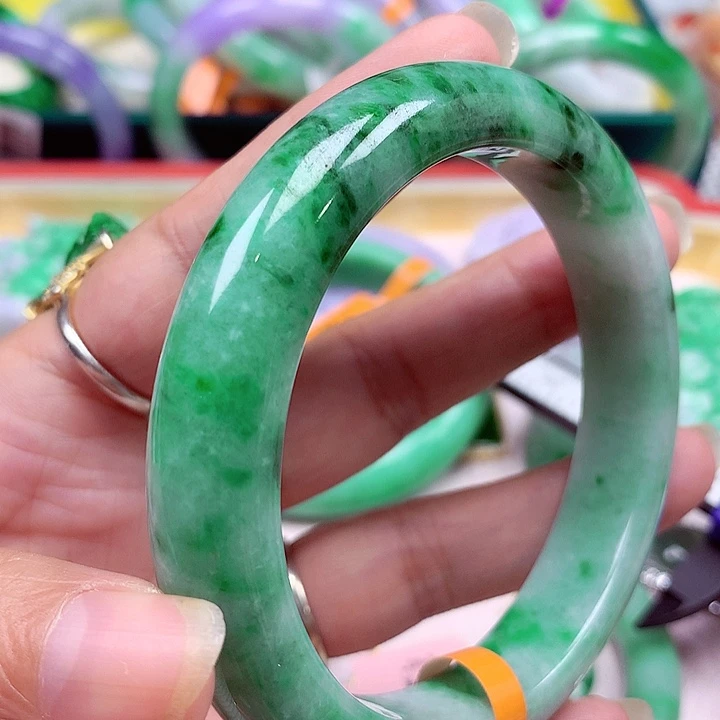 翡翠未镶嵌手镯翡翠