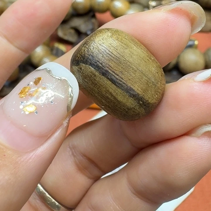 大叶紫檀（黑酸枝木类）