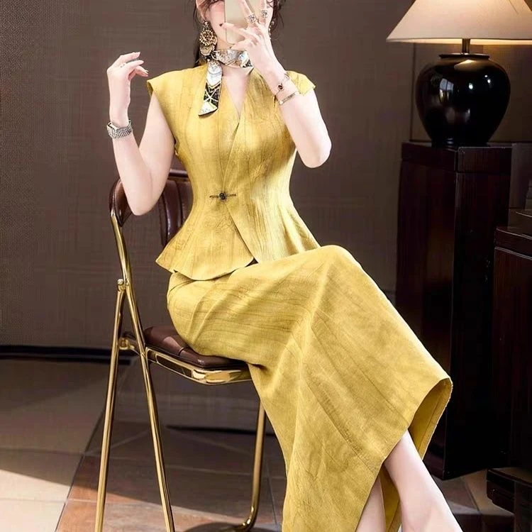 2025年夏季名媛轻熟风气质通勤高级感马甲直筒半身裙两件套连衣裙