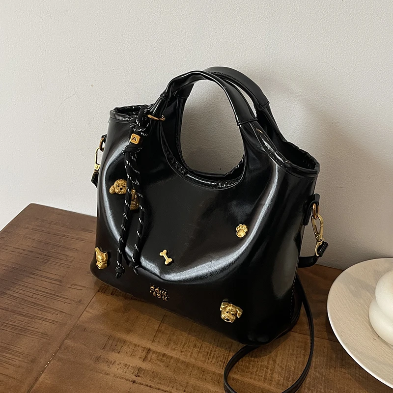 休闲百搭斜挎包包女秋冬2025新款潮时尚复古手提水桶包女士斜挎包