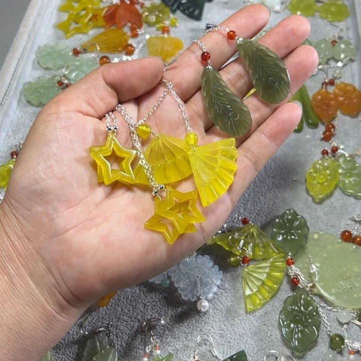 蛇纹石玉合金耳饰