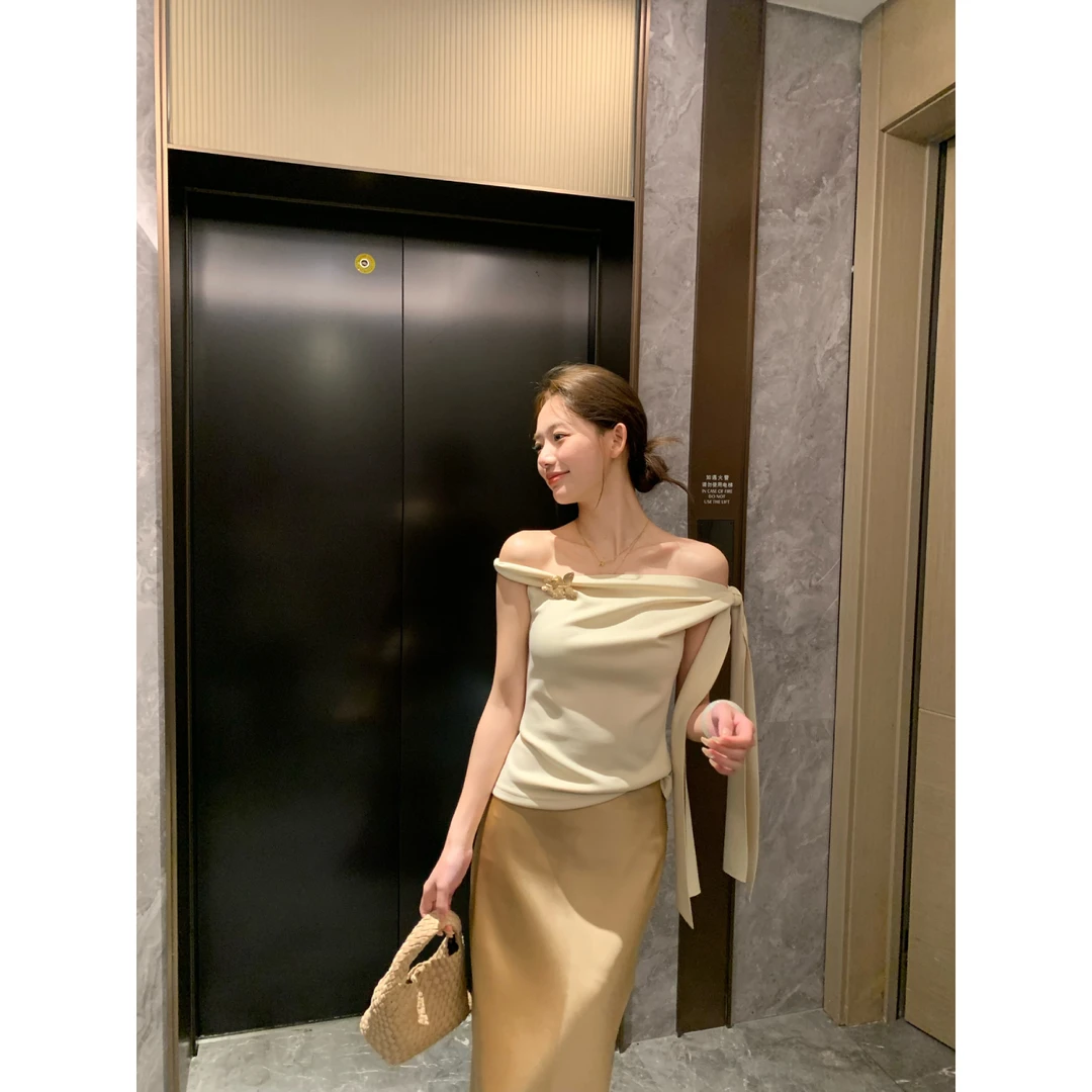 万万-清清【云上香草】小众设计感斜肩领露肩蝴蝶结绑带百搭上衣