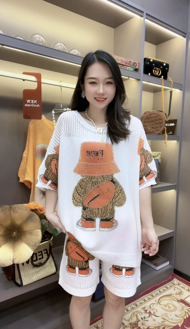 【橘色帽熊】091富家千金烫钻薄款针织短袖上衣短裤两件套装