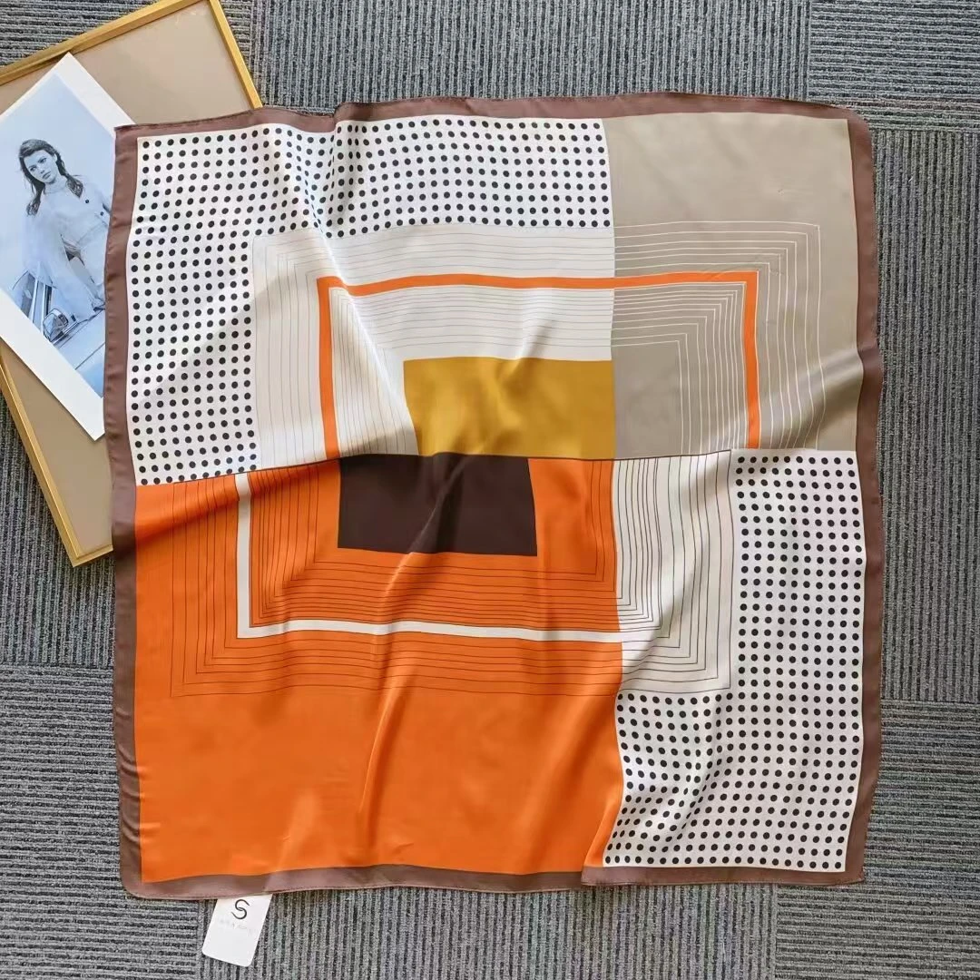 B15上海故事优雅气质风欧美风时尚百搭款式70*70女款错位方格方巾