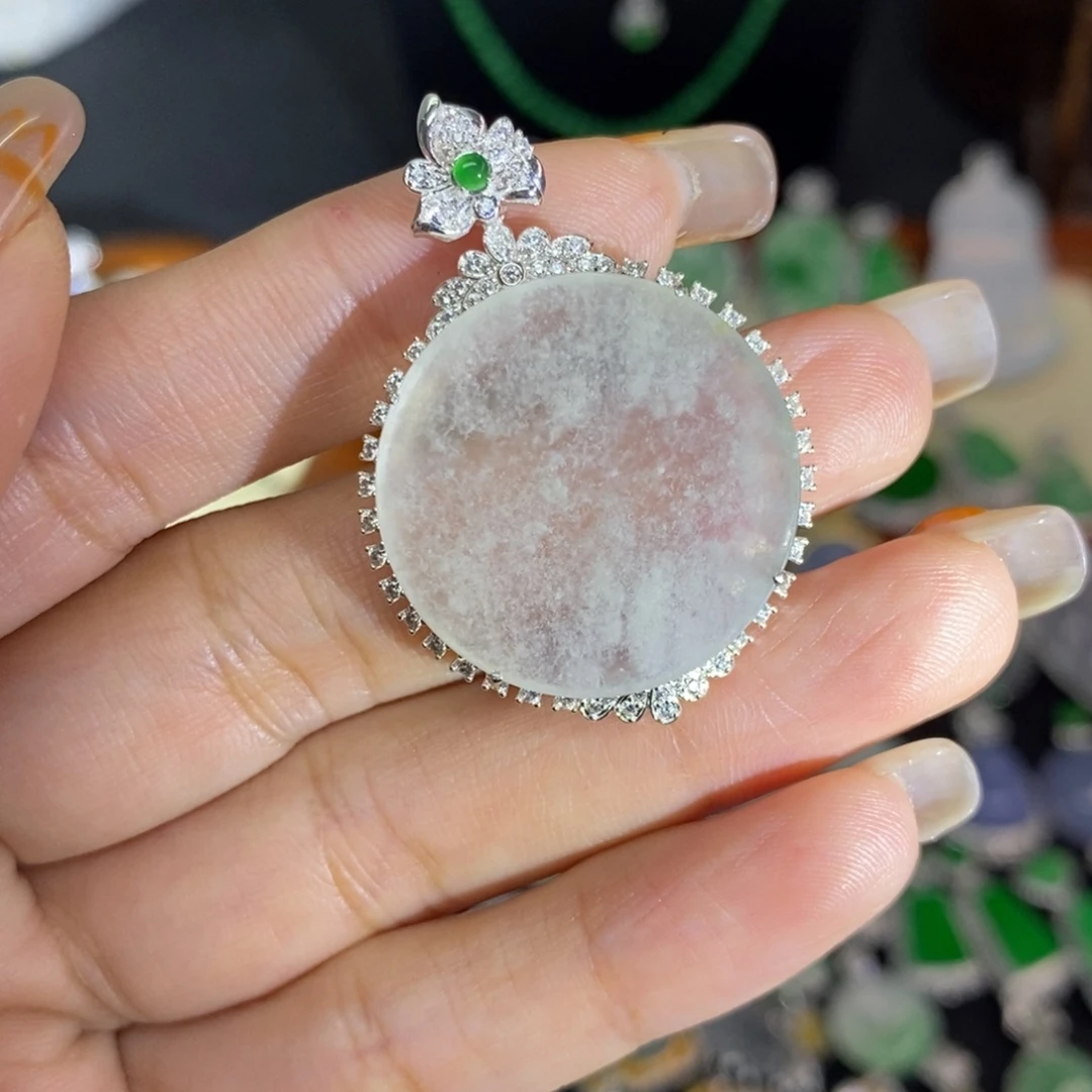 翡翠未镶嵌颈饰A货翡翠