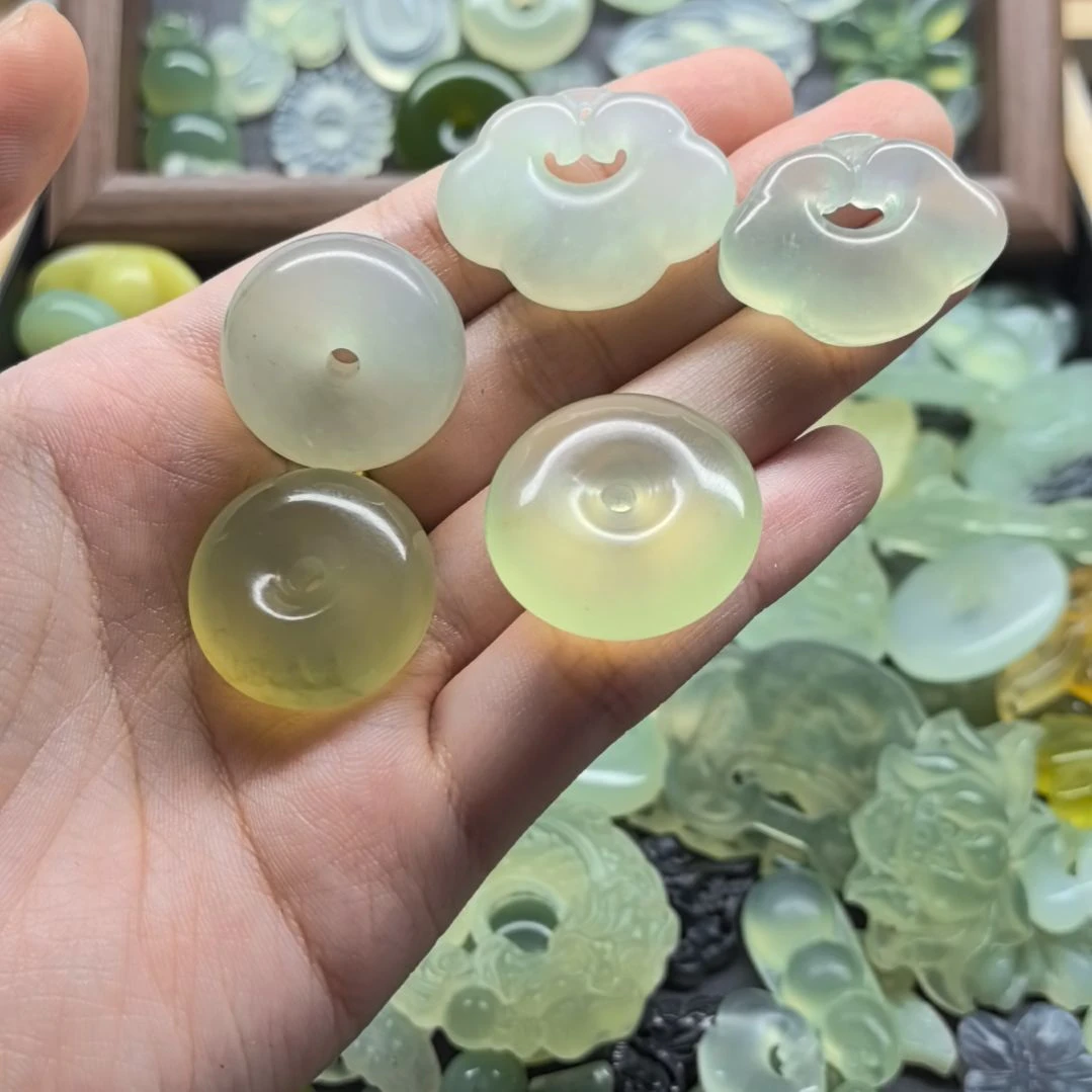 合金蛇纹石玉颈饰