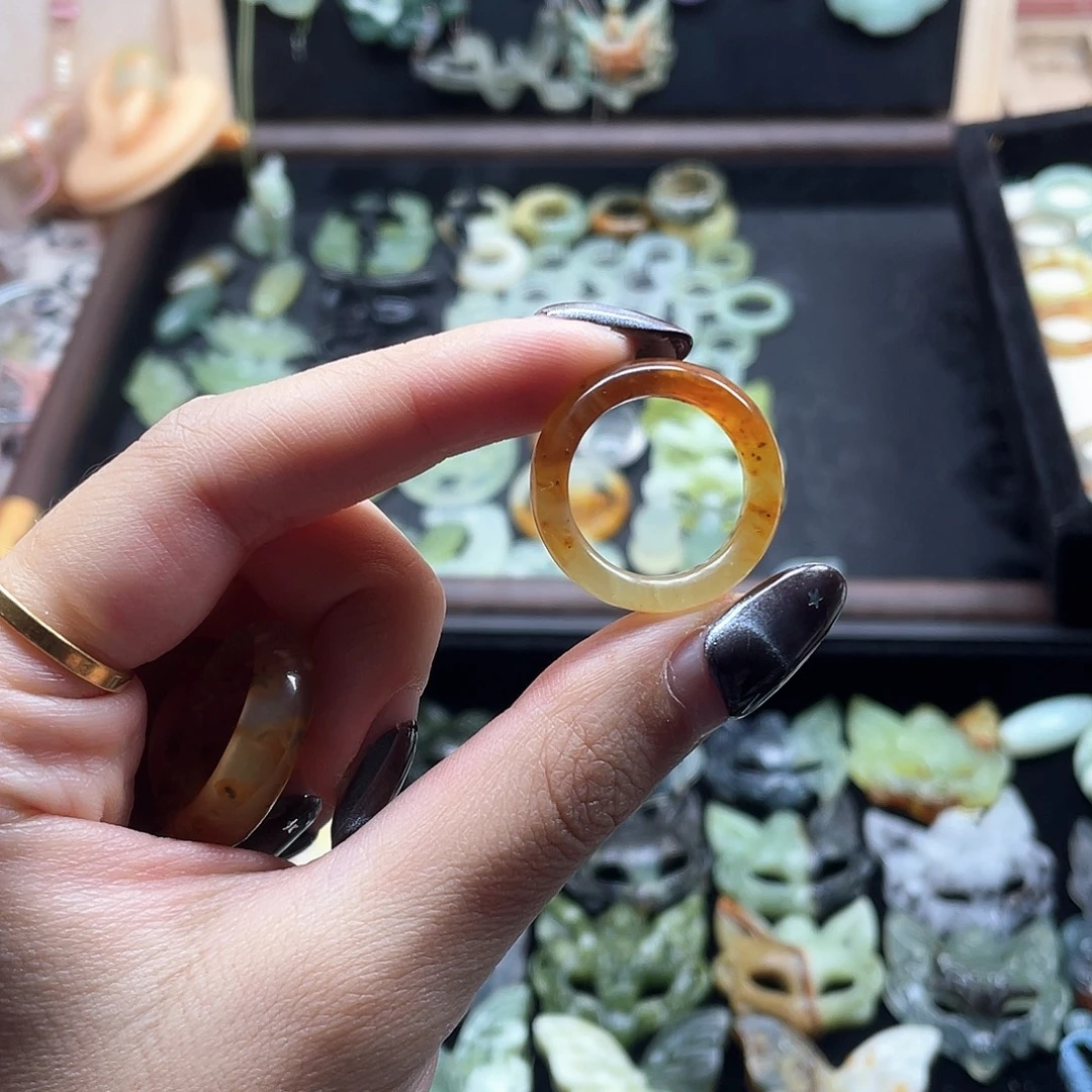 蛇纹石玉未镶嵌颈饰18.0