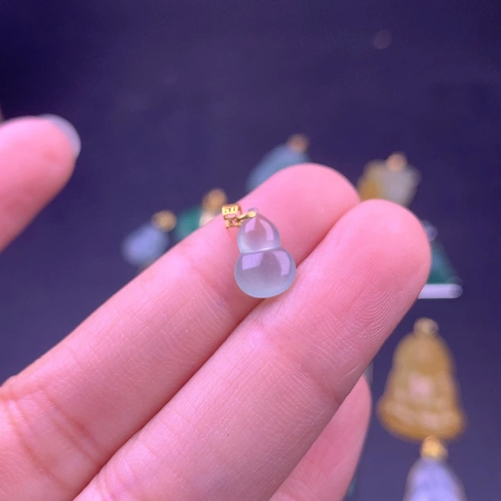 颈饰18K金镶嵌翡翠翡翠