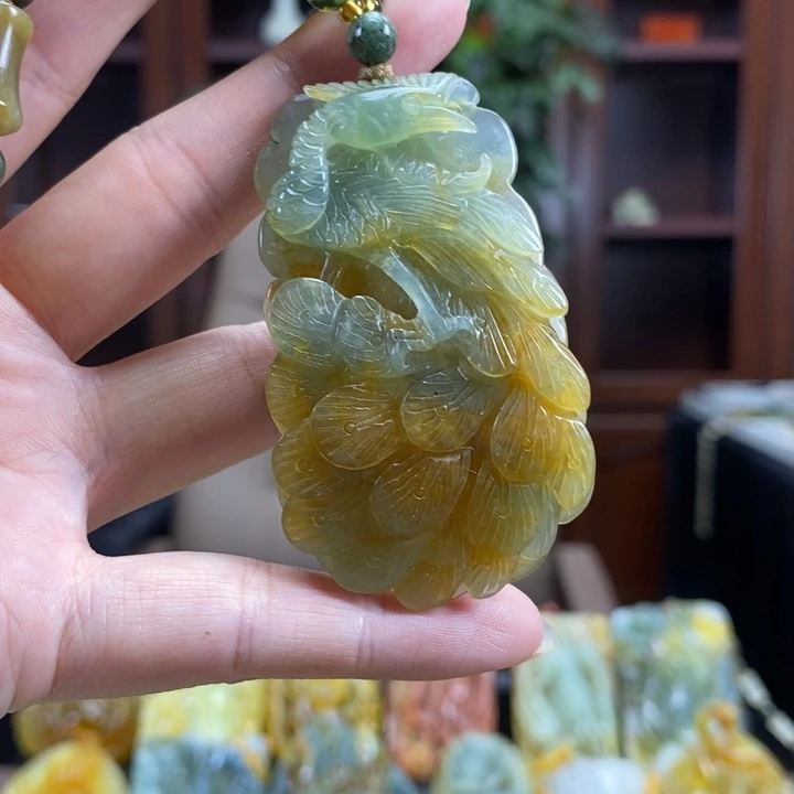 未镶嵌蛇纹石玉颈饰
