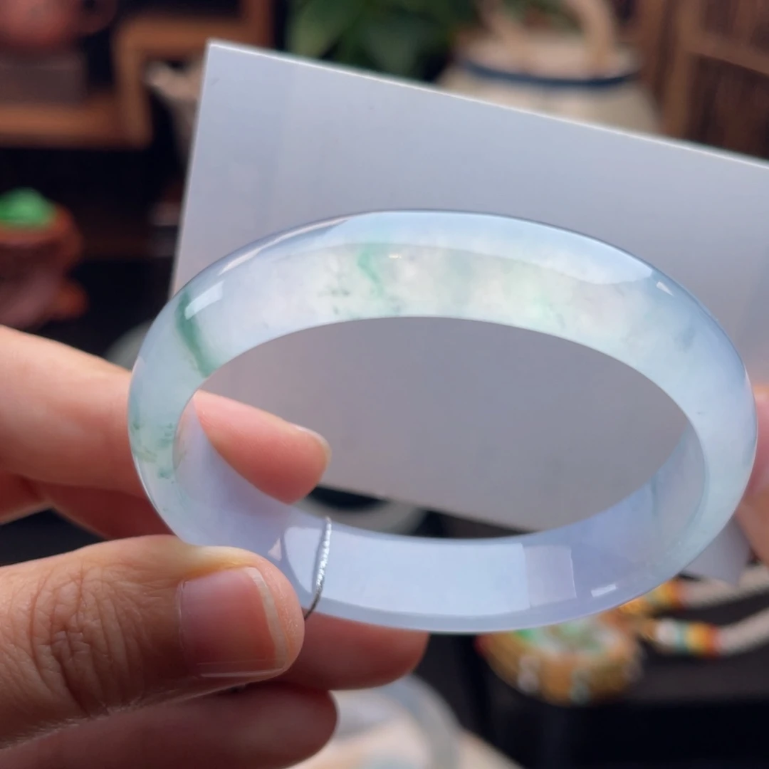 翡翠手镯（贵妃镯）未镶嵌