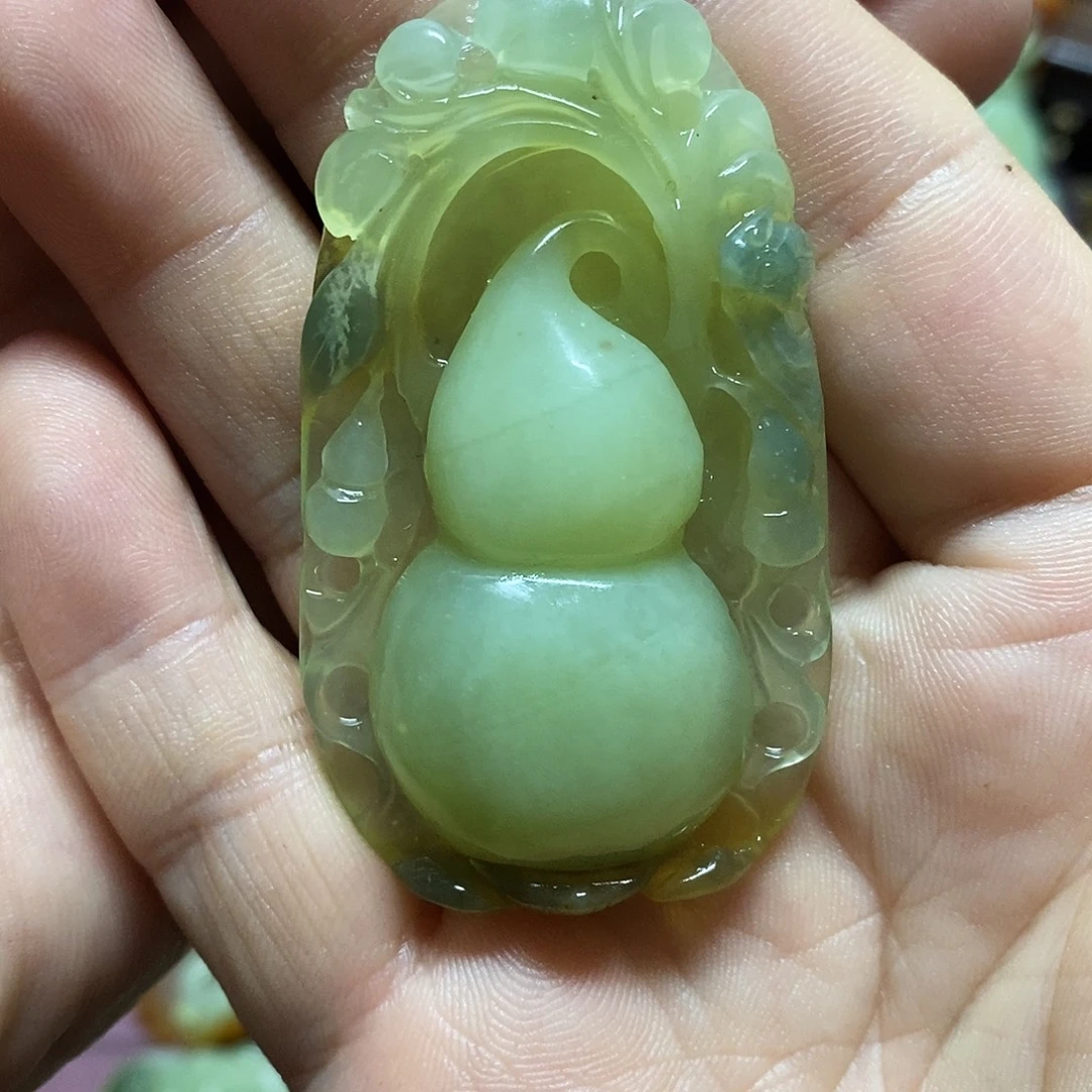 宋***科岫玉未镶嵌吊坠(赠链)