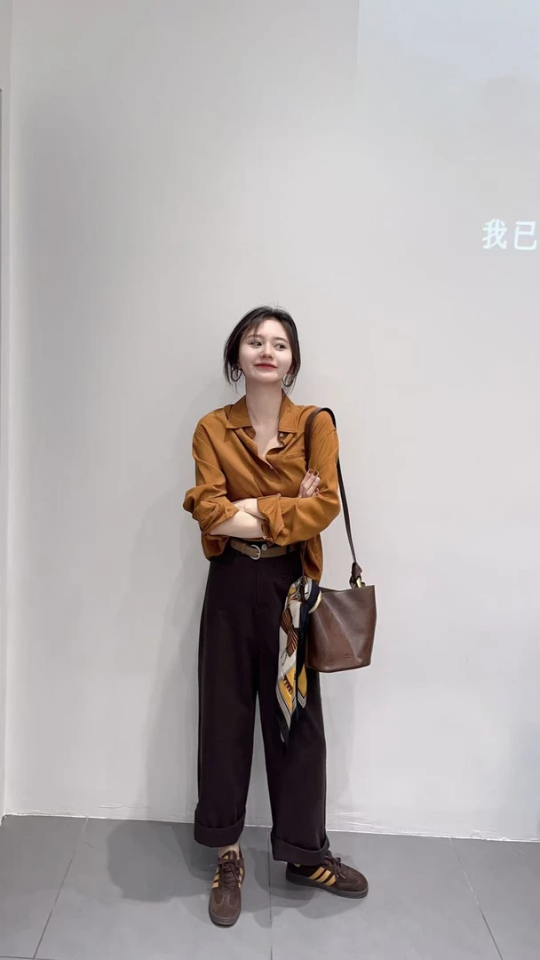 2025秋季新款法式气质通勤焦糖色时尚衬衫高腰显瘦休闲裤两件套装